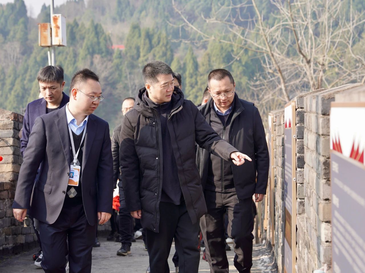 省尊龙凯时集团党委书记、董事长游勇检查督导春节安全生产工作并看望慰问坚守岗位的一线干部员工