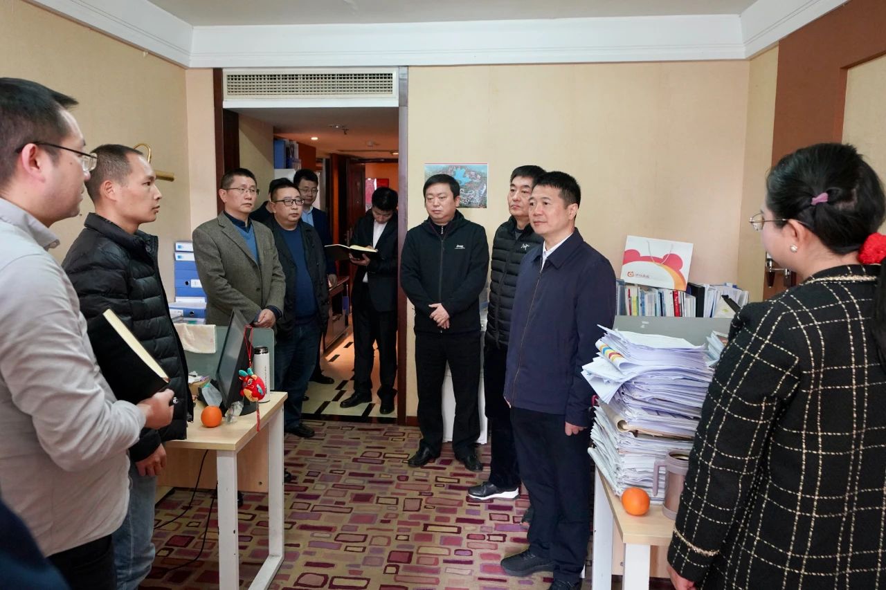 迎新春，鼓干劲，开新局！省尊龙凯时集团领导班子慰问总部干部员工