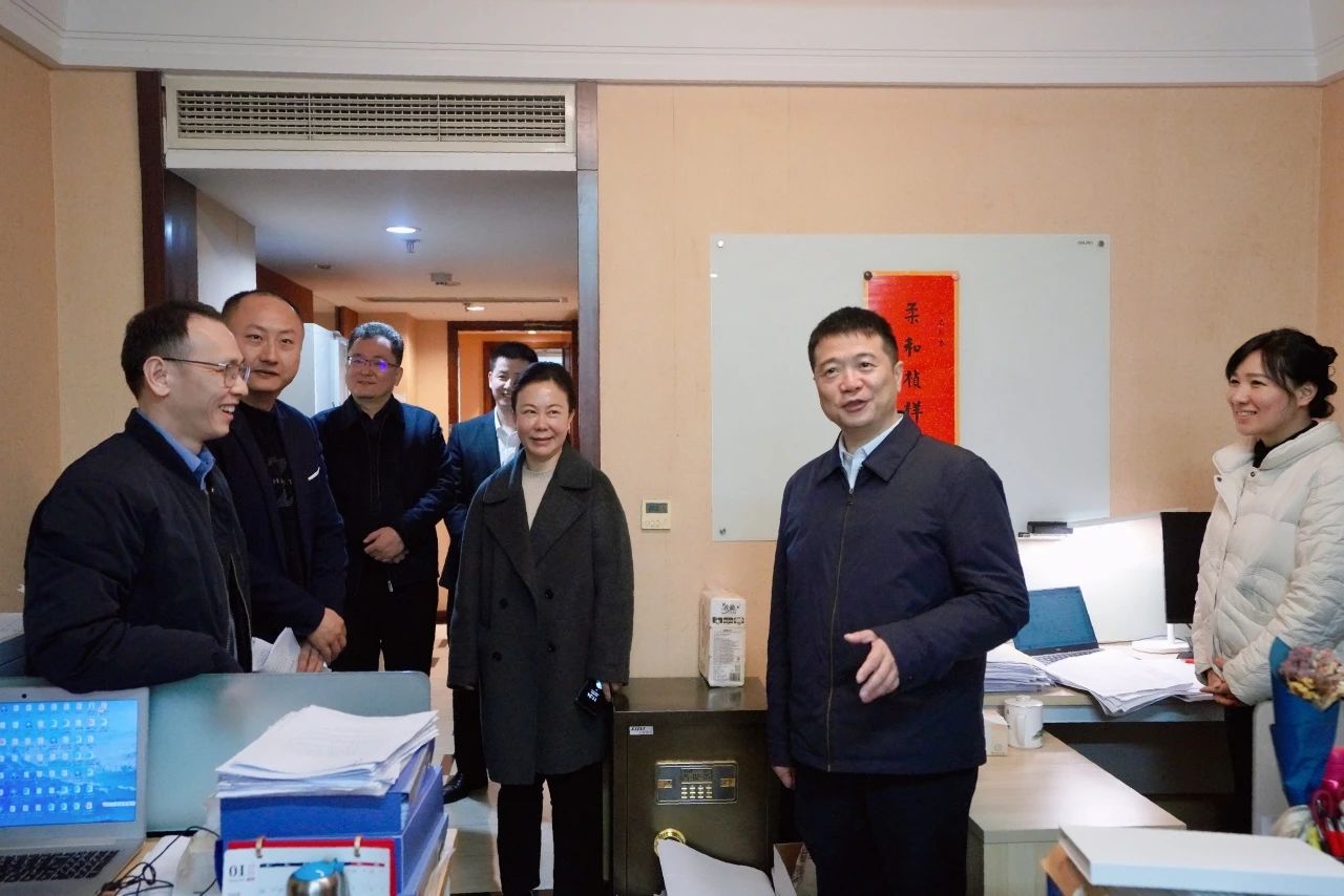 温暖启航，共赴新篇！—— 省尊龙凯时集团领导走访慰问干部职工